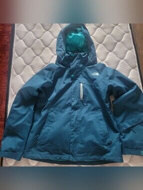 The North Face Women’s Banff Blue Monarch Triclimate Jacket Size Large